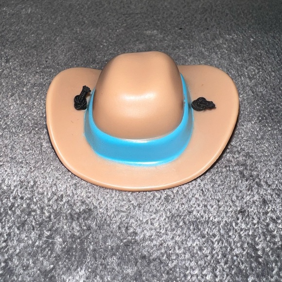 Marvel Miss Party Surprise Cowboy with Hat Poseable 3 3/8" Doll 1999 - Picture 8 of 10